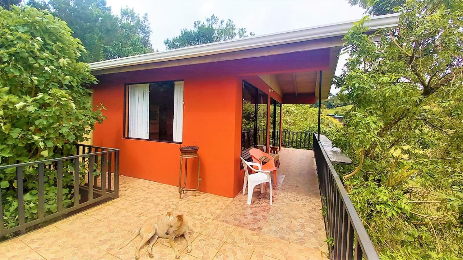 Casa De Montana Tica Linda Chalet