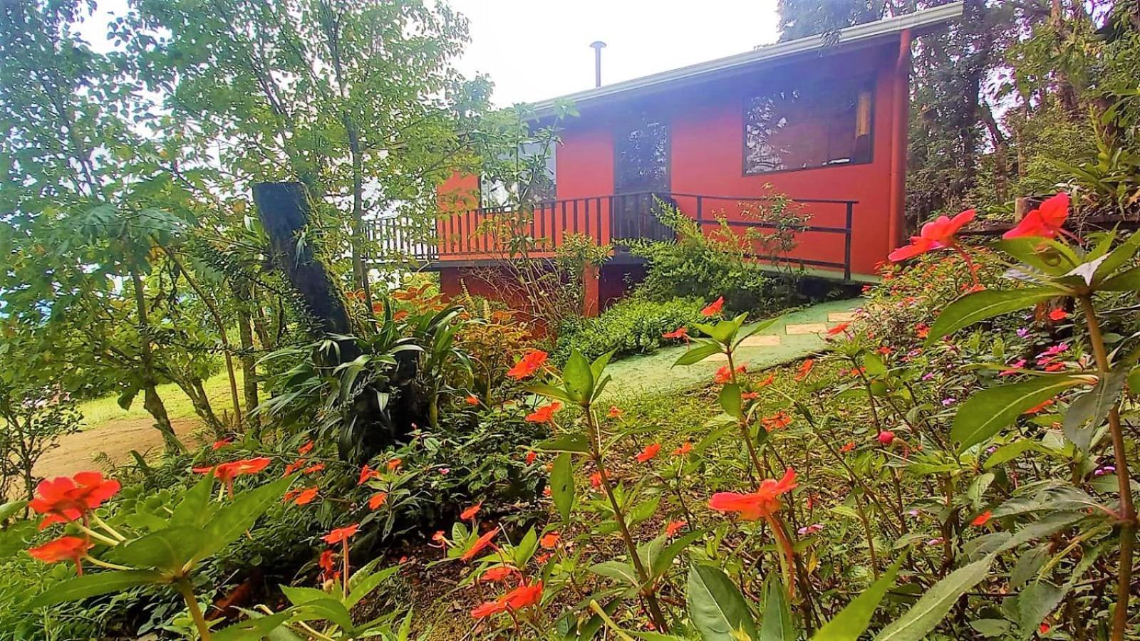 Casa De Montana Tica Linda