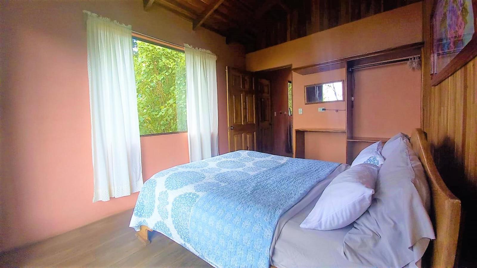 Casa De Montana Tica Linda