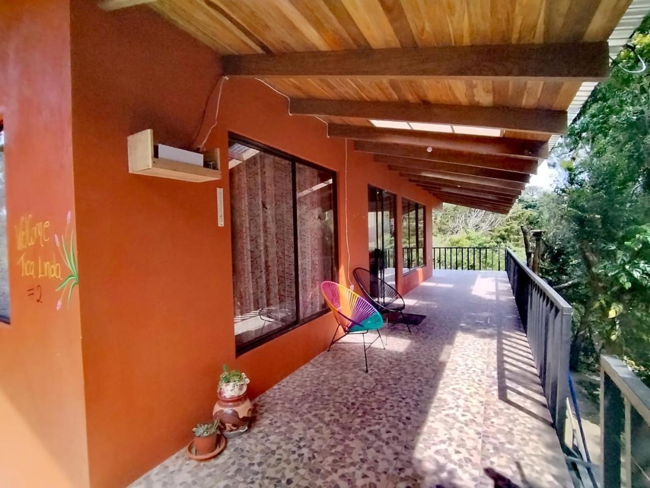 Chalet Casa De Montana Tica Linda *