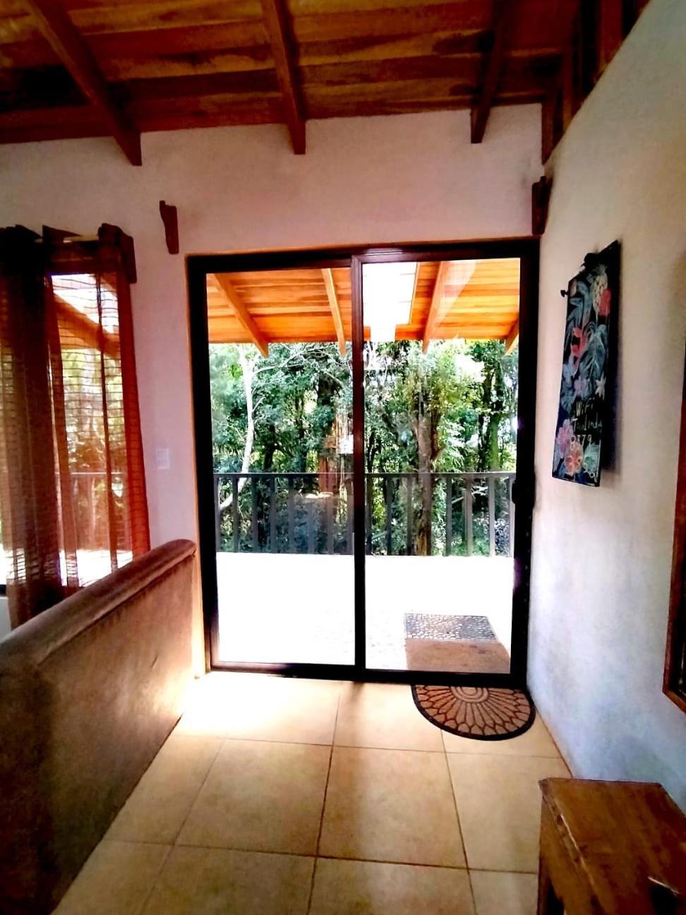 Casa De Montana Tica Linda Chalet
